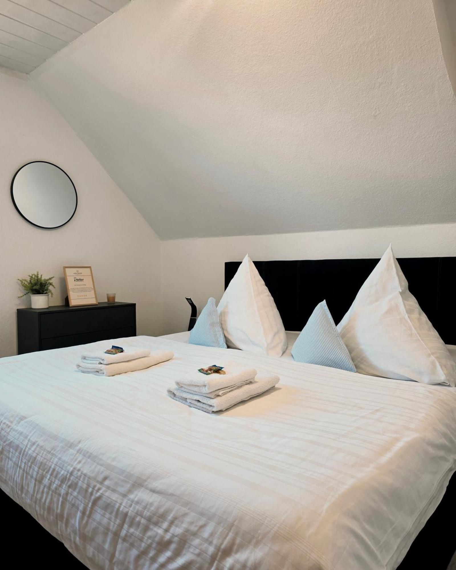 Ama Home Apartment In Hiddenhausen - Wlan, Smart-Tv - Nahe A30 & A2 - Nur 10 Min Von Herford Exterior foto